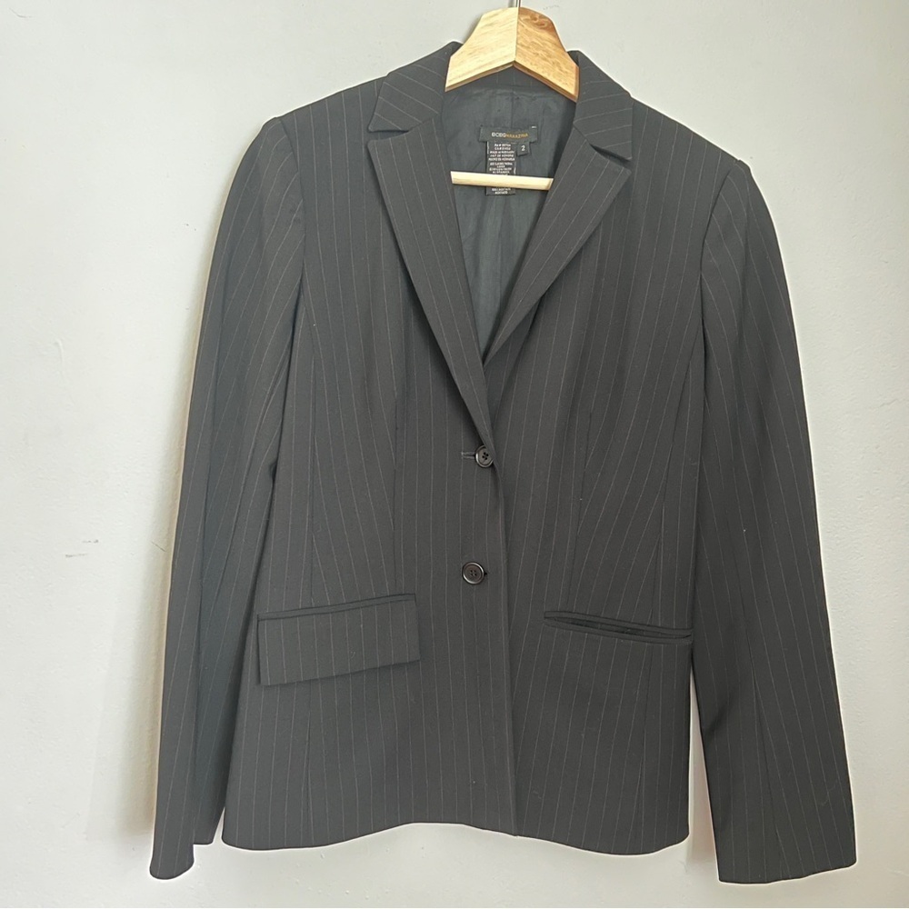 BCBGMaxazria Wool Blend Pinstripe Business Blazer Black Brown Color Size 2 EUC